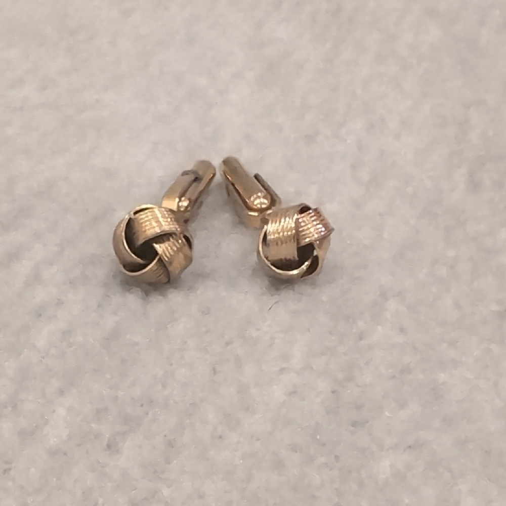 Gold Knot Cuff Links